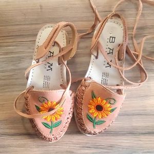 Girl huarache artesan sandals